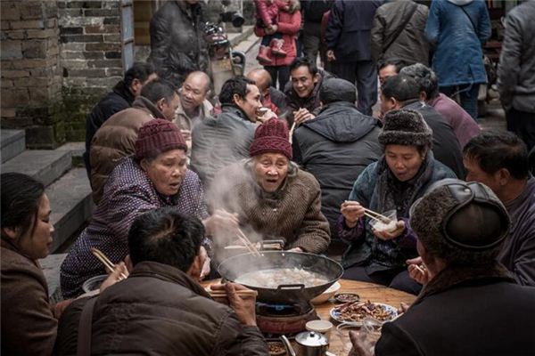 夢見和親戚一起喫飯