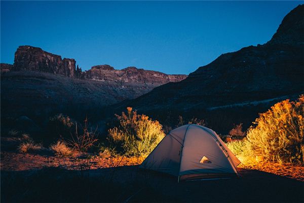 夢見山谷露營是什麼意思