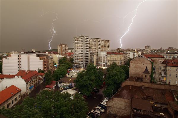 夢見因打雷而停電