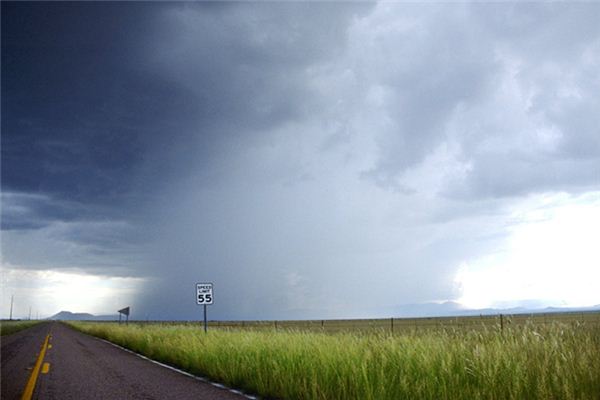 夢見暴風雨是什麼意思