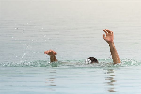 夢見浸在水中是什麼意思